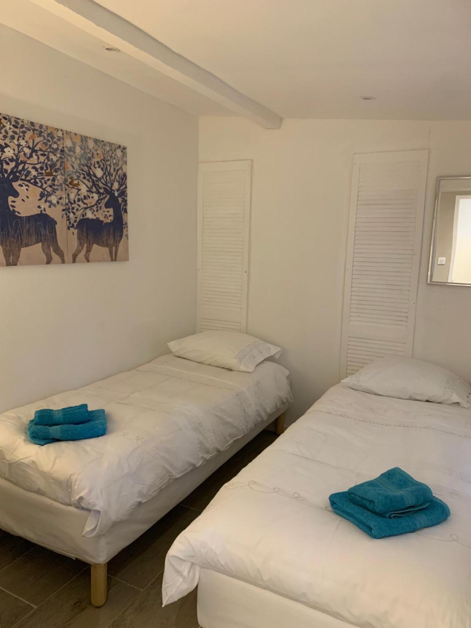 Le Petit Chene Villa Le Castellet  Bagian luar foto